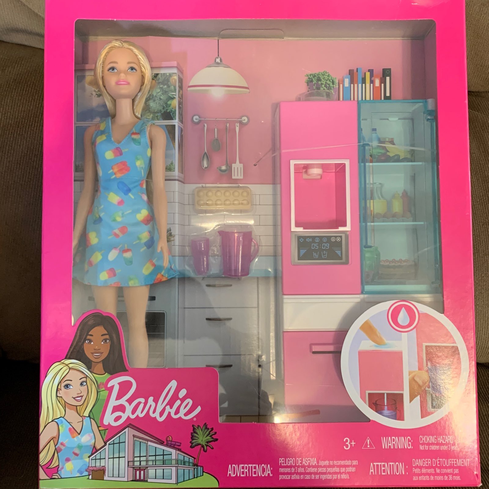 Barbie Kitchen w/Refrigerator Set w/Doll; Refrigerator Really Dispenses Water