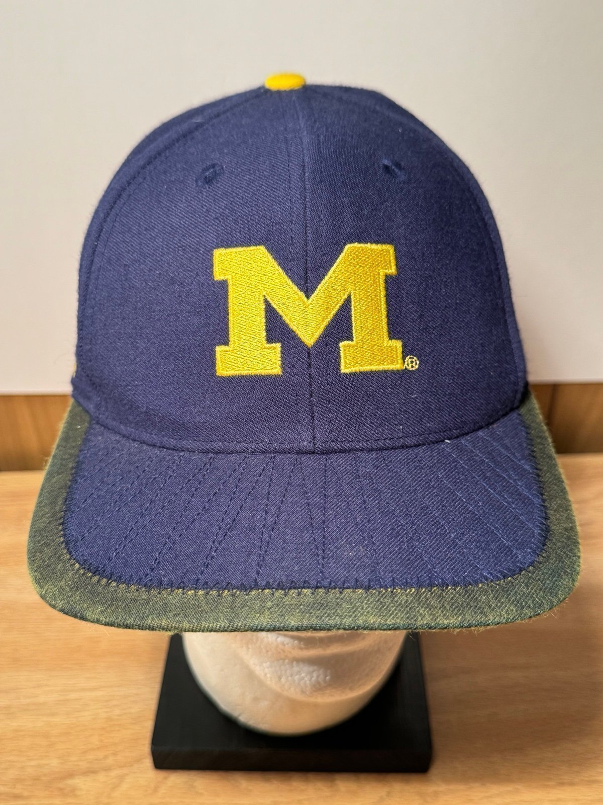 Vintage Nike Team Sports University of Michigan Wolverines Snapback Hat