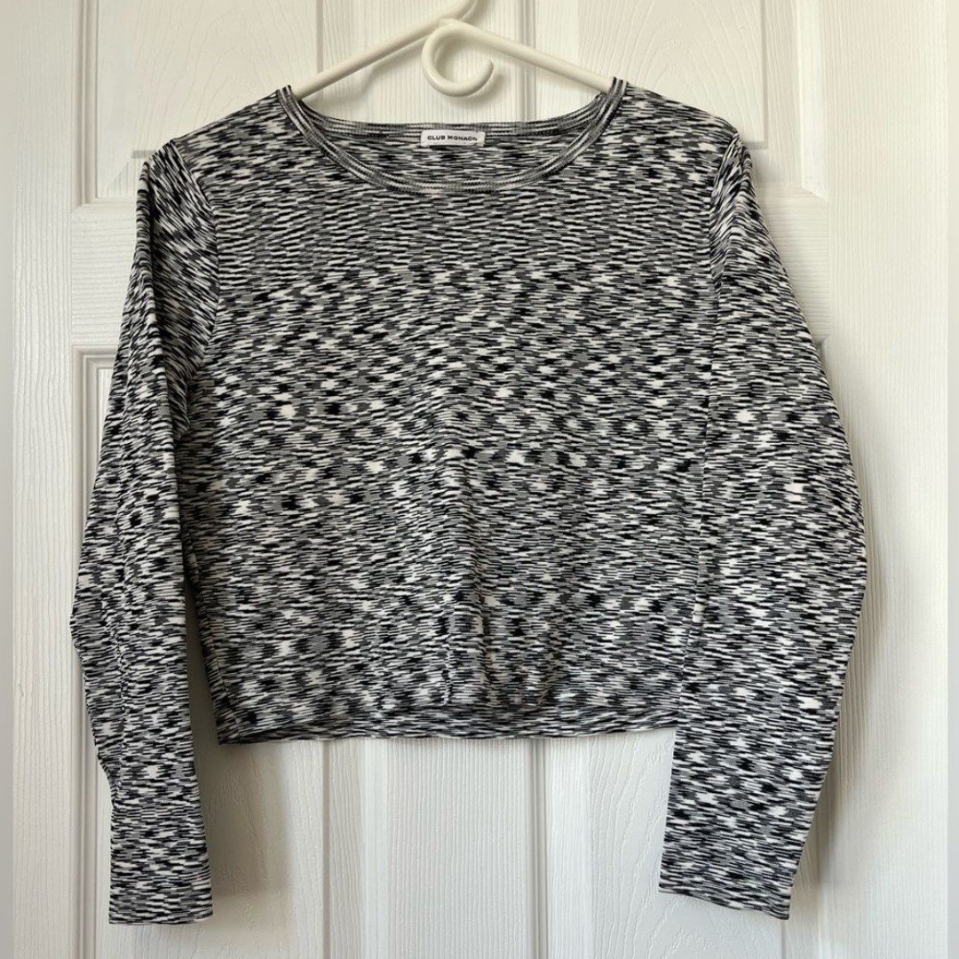 Club Monaco Cropped Ribbed Sweater size M