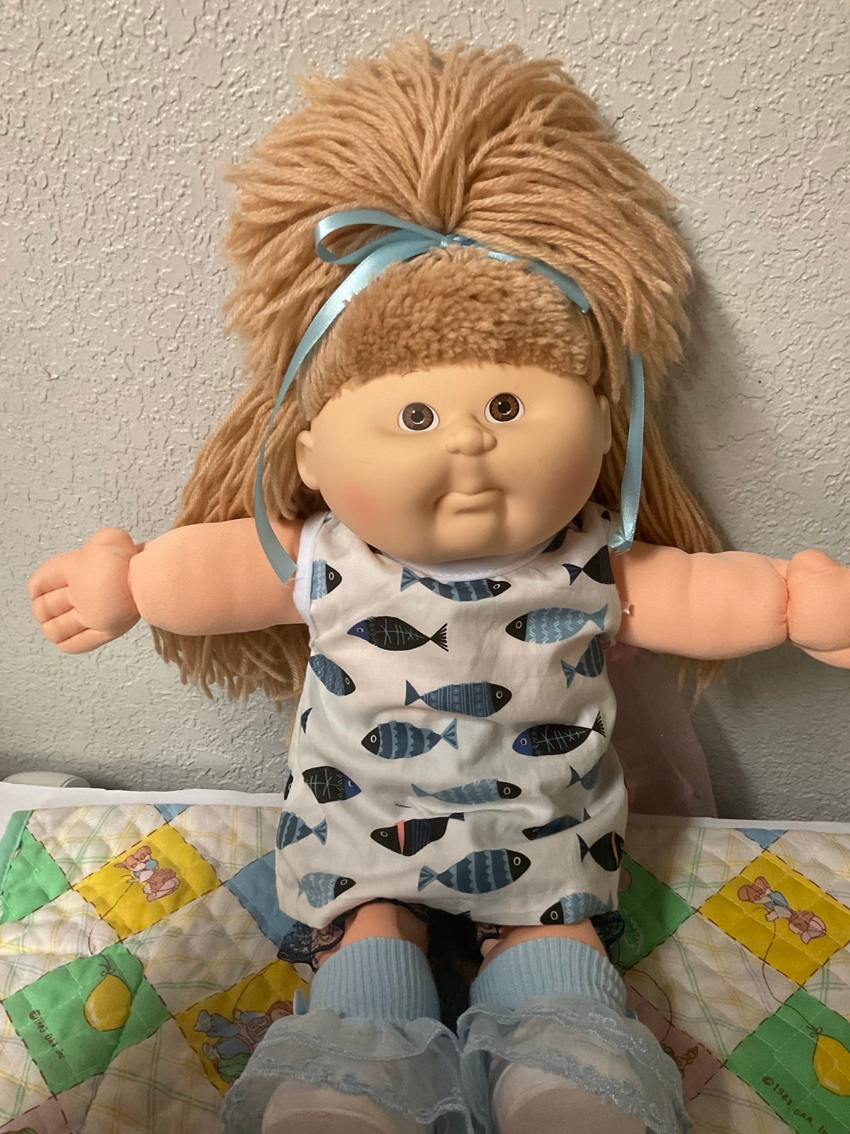 Vintage Cabbage Patch Kid HASBRO Posable Girl Wheat Hair Brown Eyes 1990