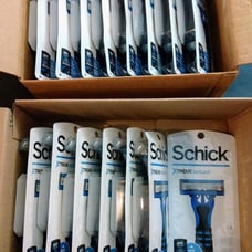 Lot of 15 Schick Xtreme Outlast 4 blade razors with 3 per pack. 45 total razors.