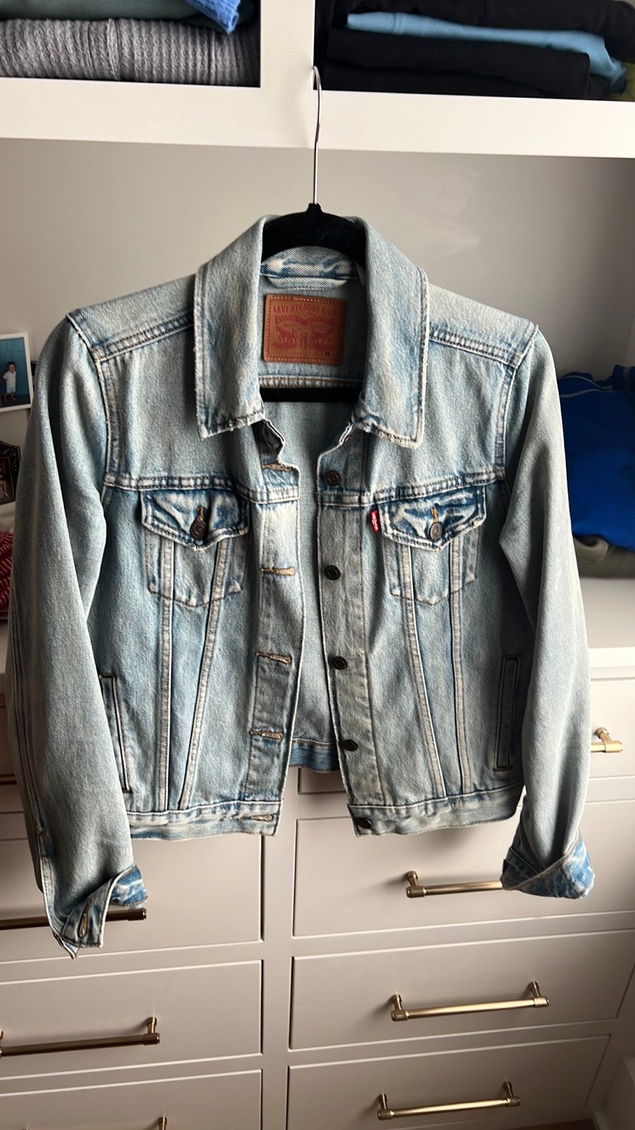 Womens Levi’s jean jacket