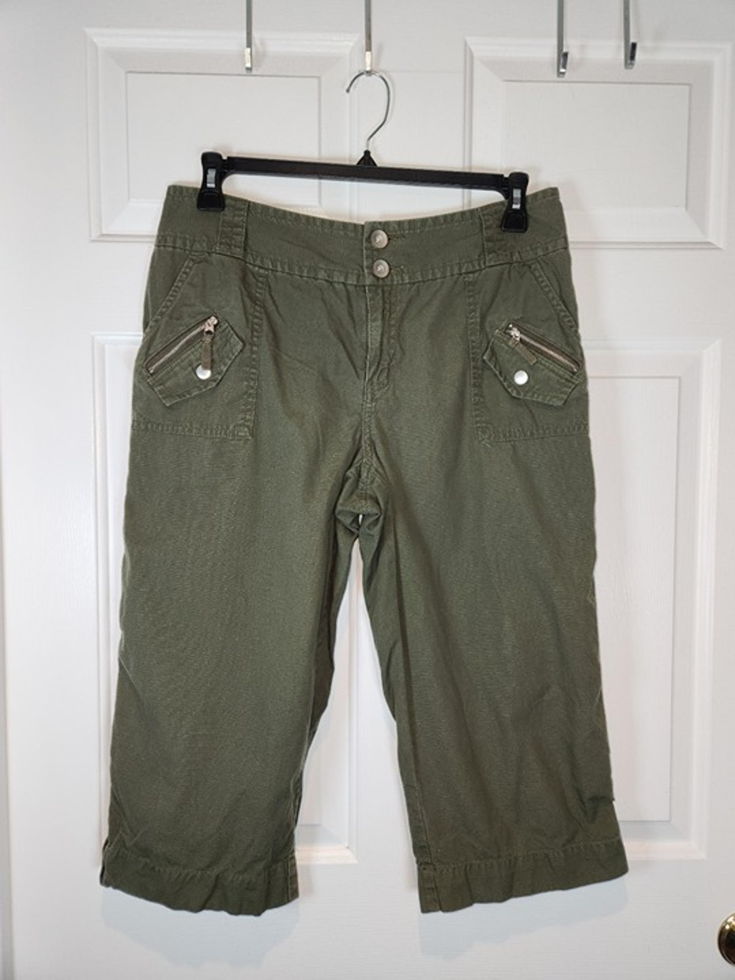 Women's sz 14 Green Capri Pants by Cato