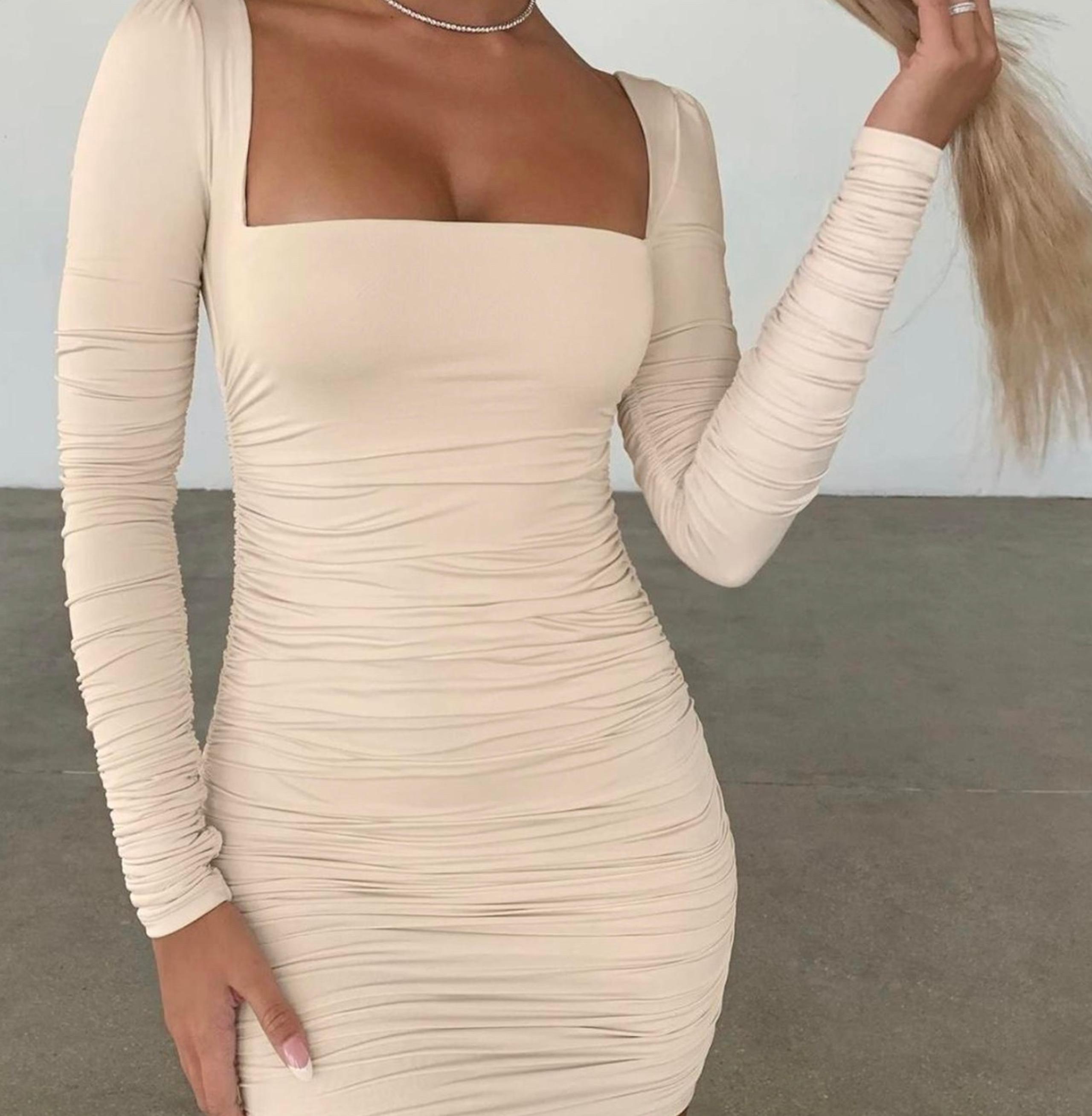 Oh Polly Women’s Cream Dress size 4