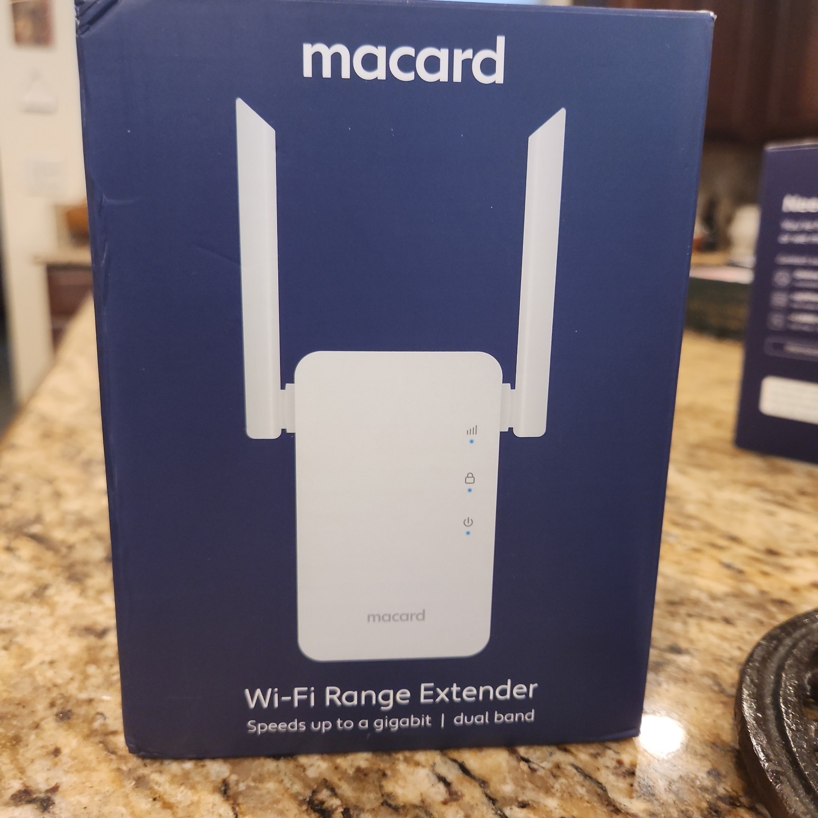 Macard Wi-Fi Range Extender Dual Band Speeds up to a gigabit