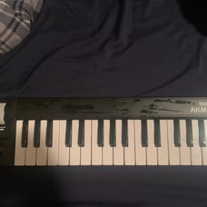akm320 midi Keyboard