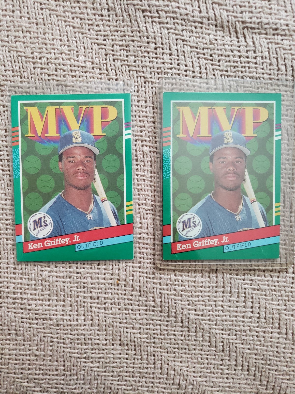 2 Ken Griffey Jr ERROR CARDS. #392