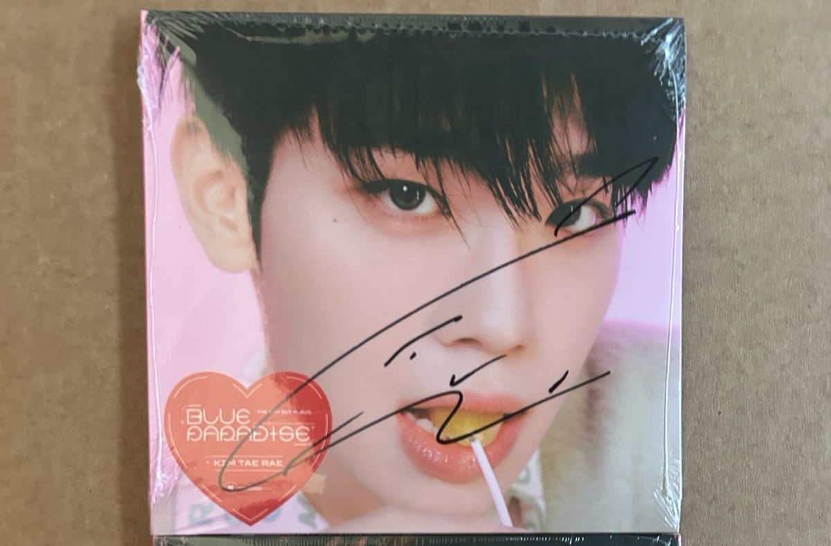 KIM TAE RAE *SIGNED* AND SEALED BLUE PARADISE DIGIPACK
