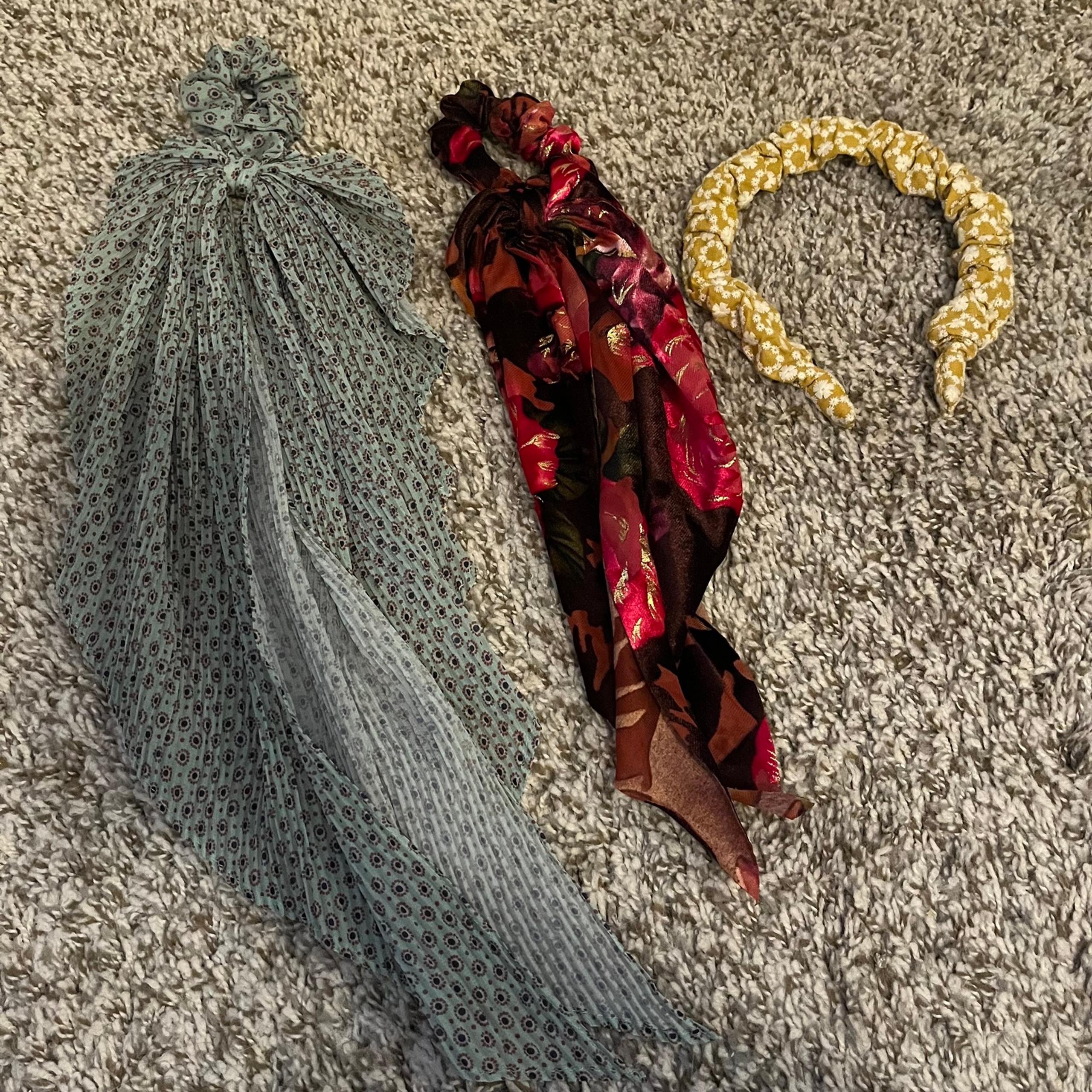 BUNDLE of Urban Outfitters Hair Accessories