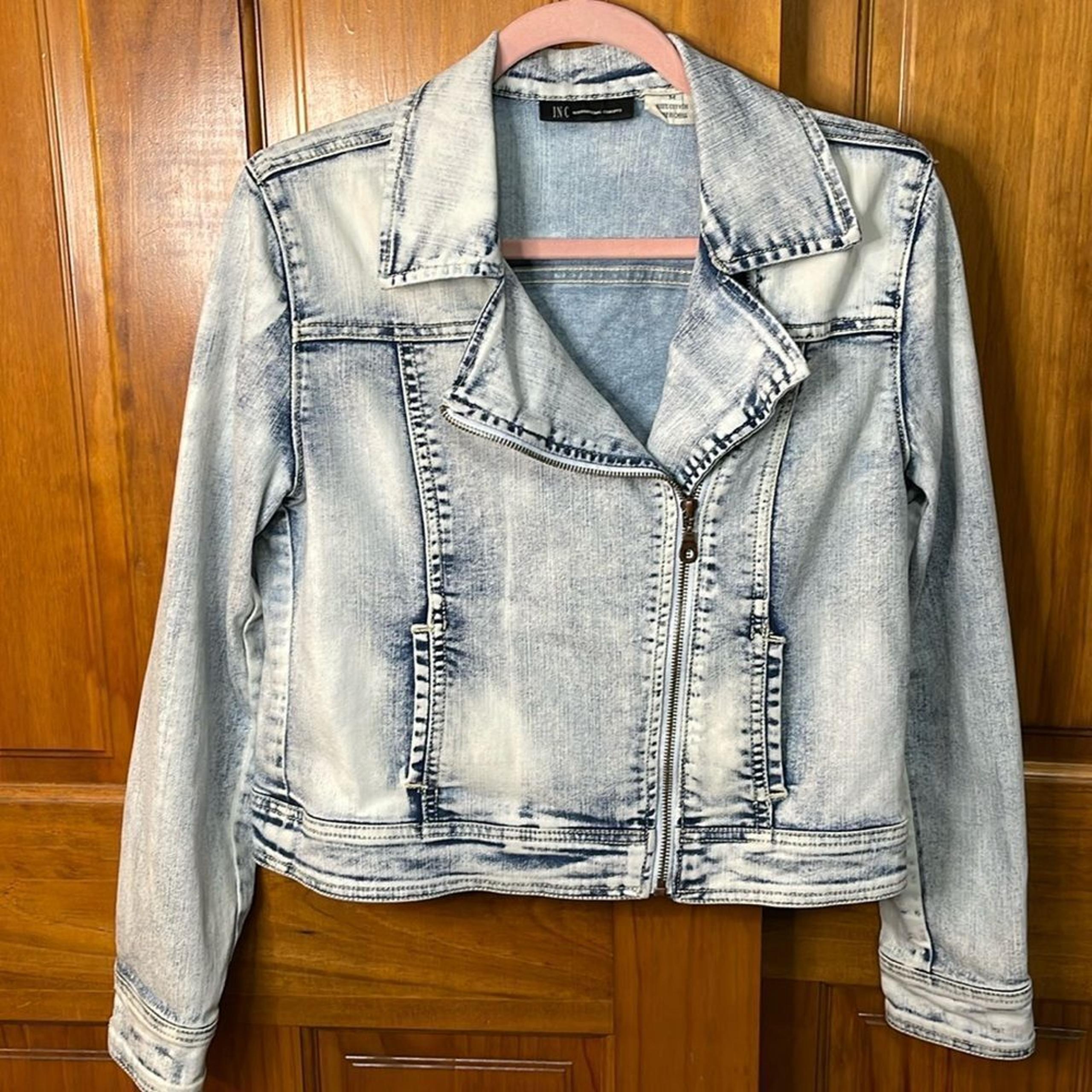 INC International Concepts Women's Med Jean jacket light wash blue 80's vibes!