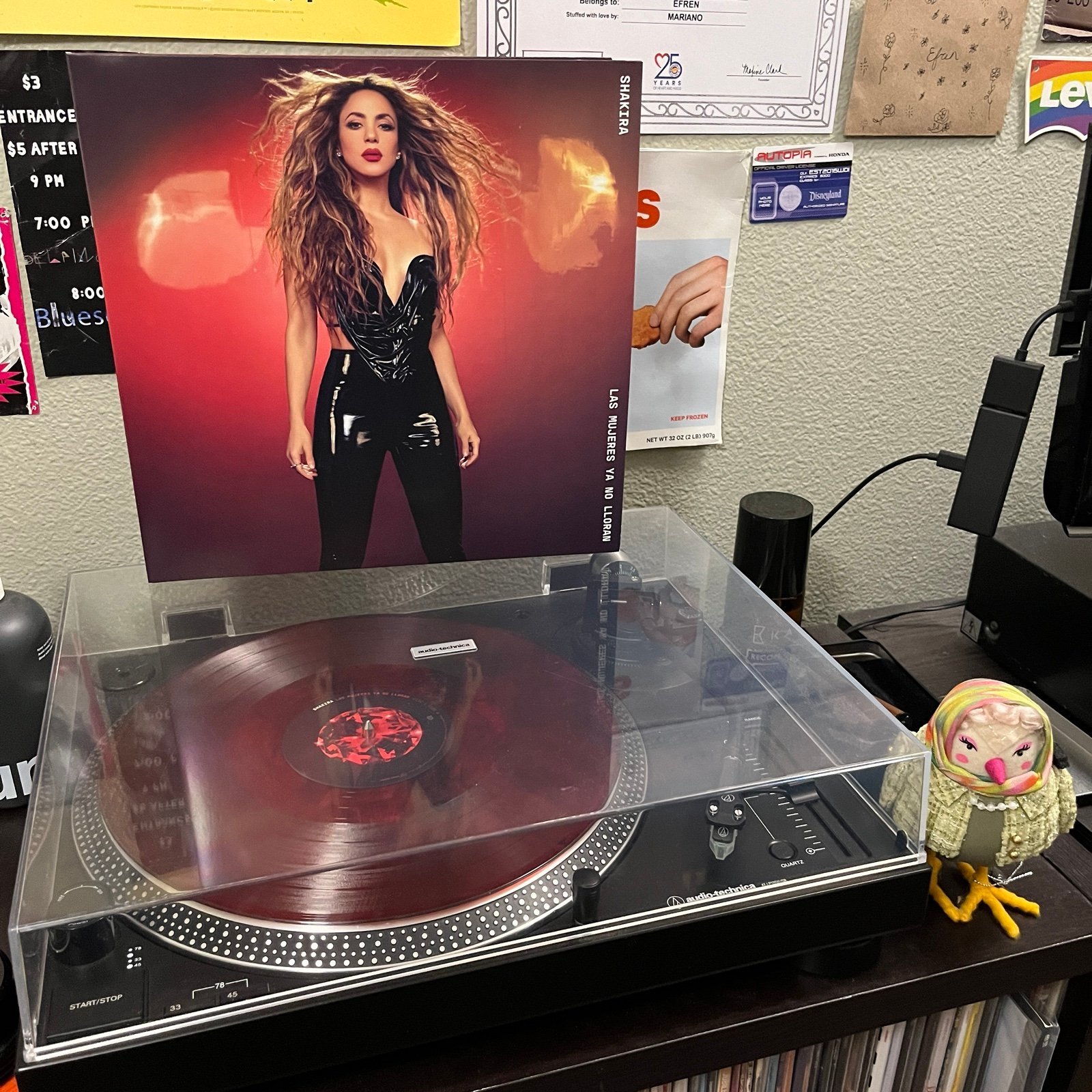 Shakira - Las Mujeres Ya No Lloran (Ruby Red Vinyl)