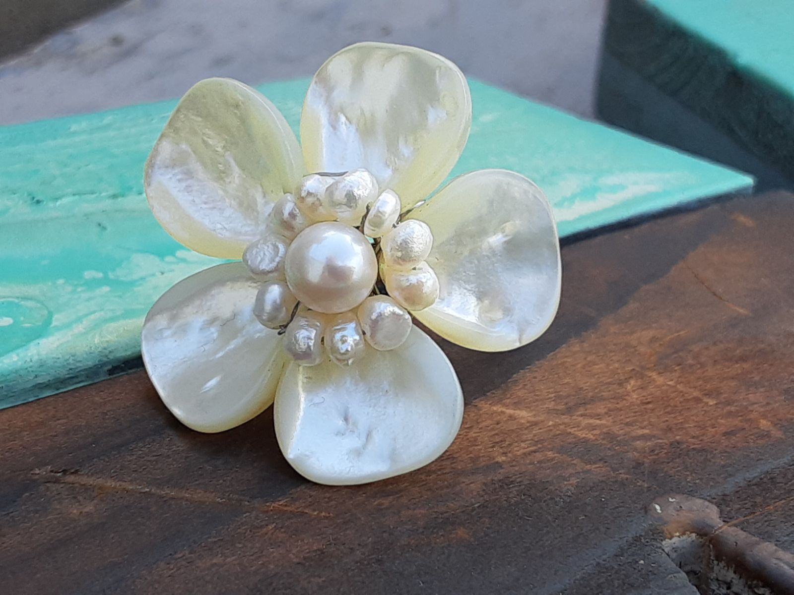 Mother of Pearl flower ring