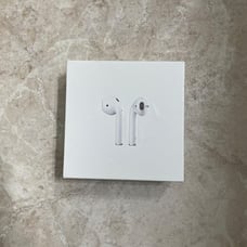AirPods