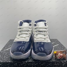 Size 9- Air Jordan 11