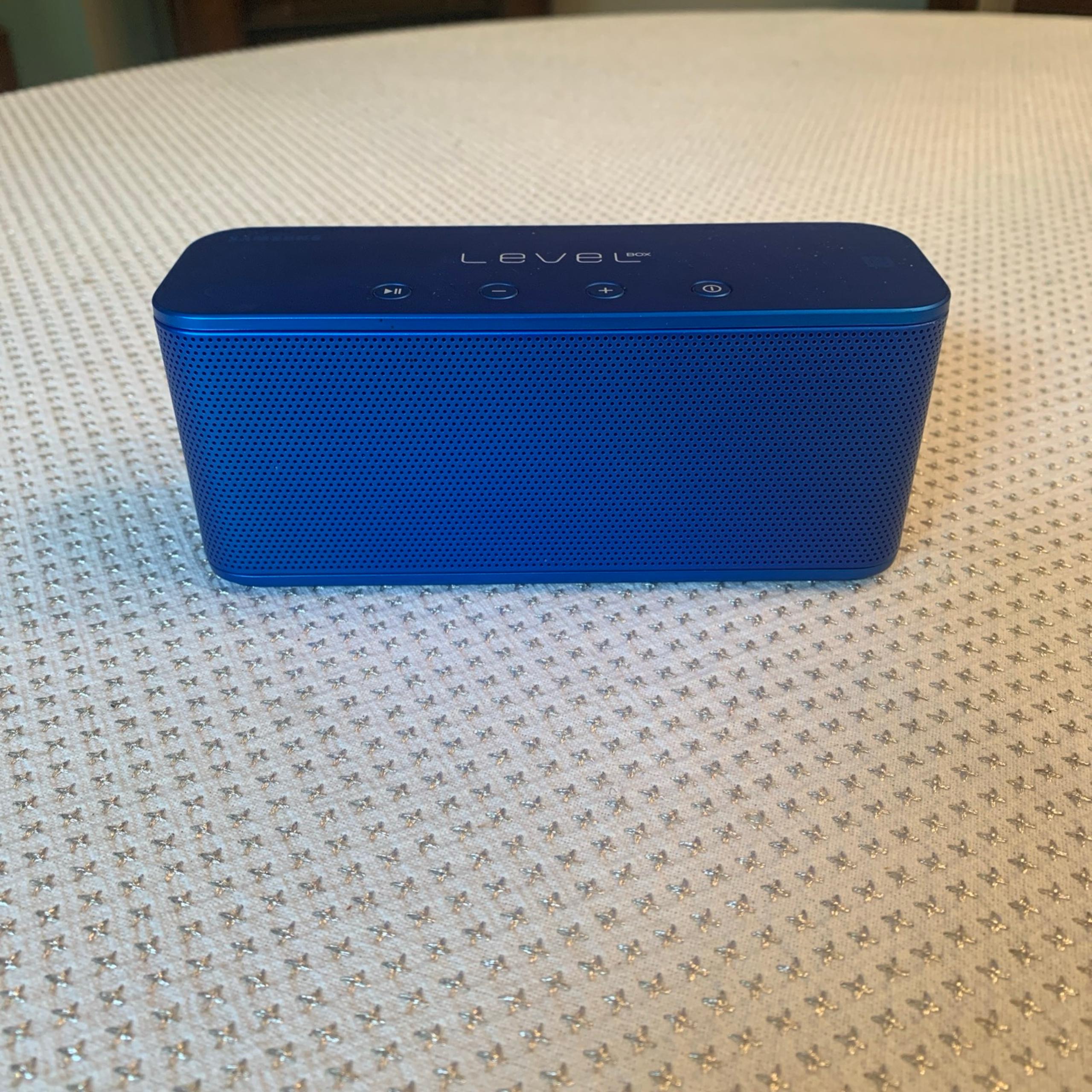 Samsung Level Box Mini EO-SG900 Wireless Portable Bluetooth Speaker