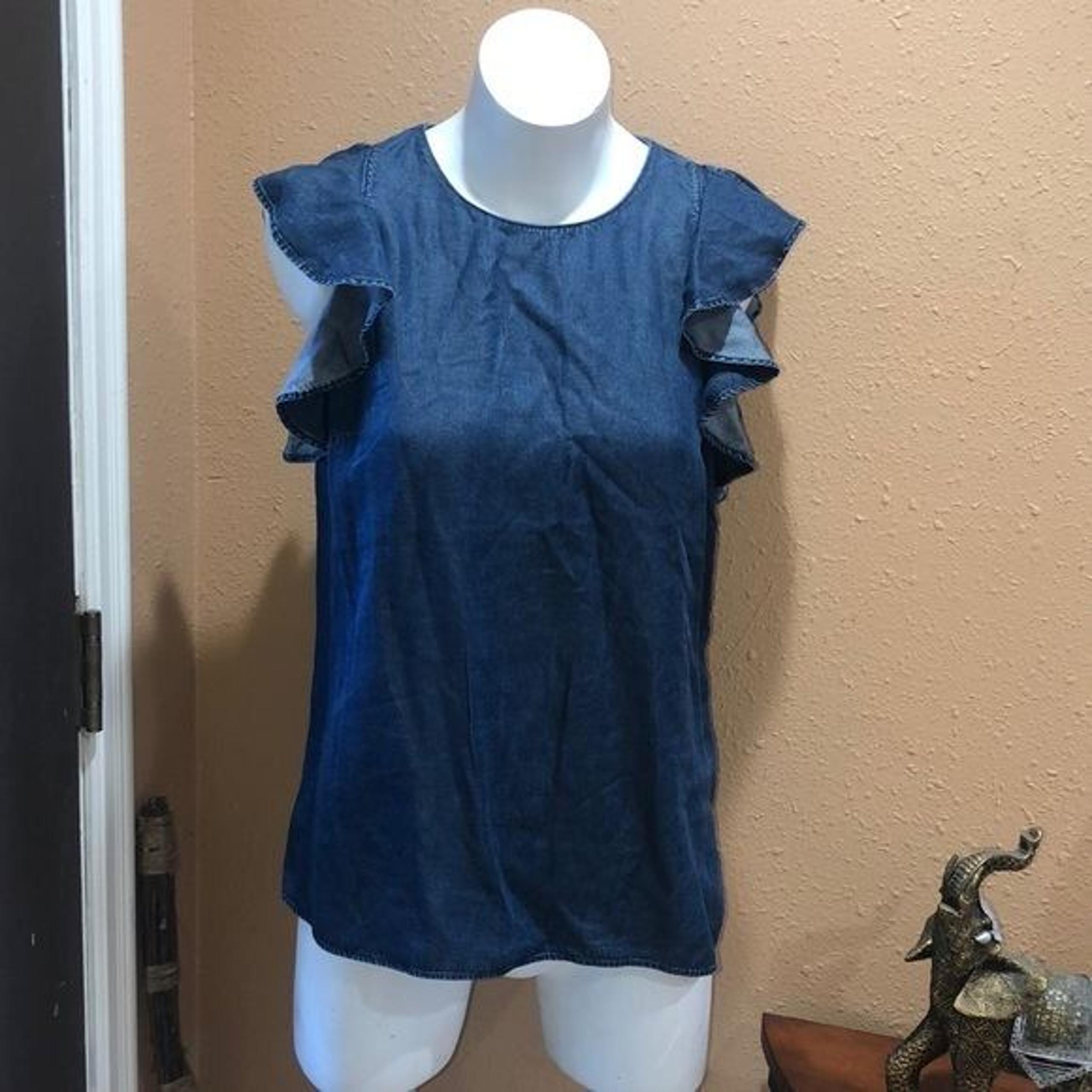 Elie Tahari blue denim ruffled sleeve blouse