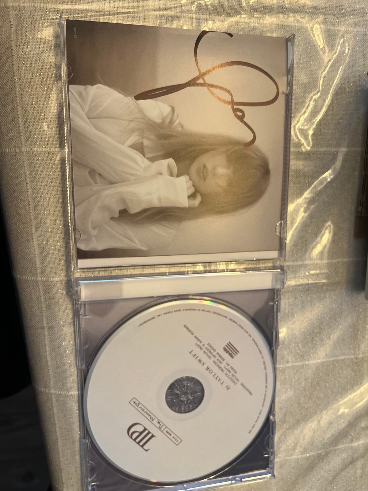 Taylor swift tortured poets siged cd