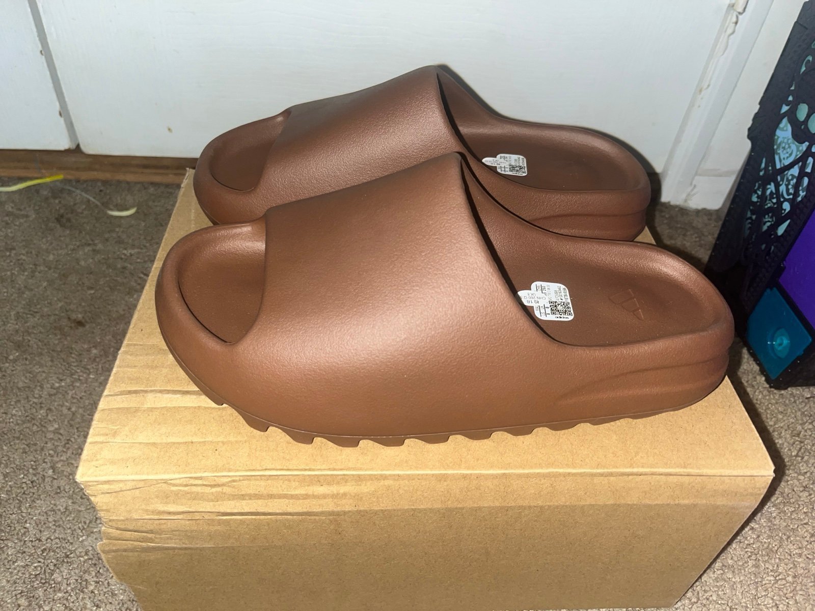Yeezy slide size 8