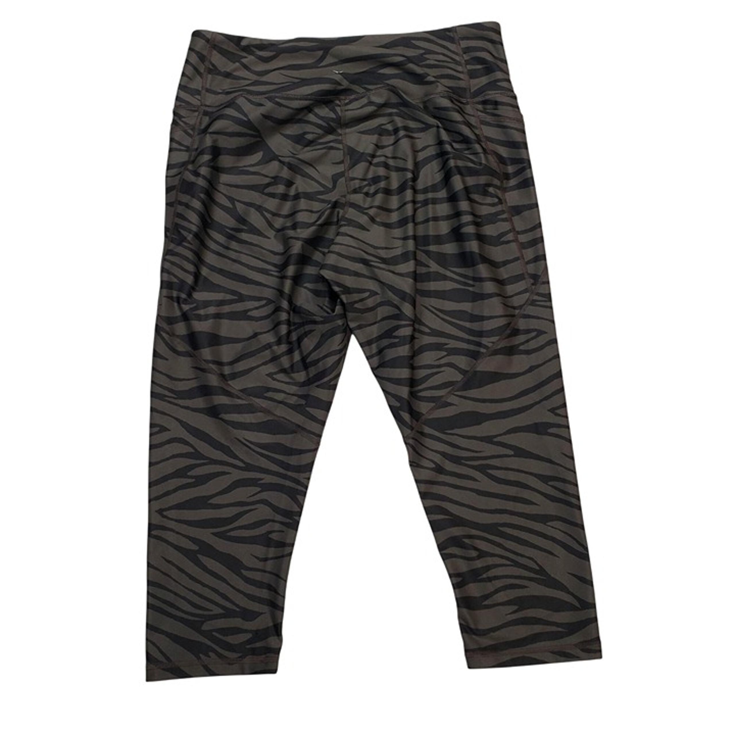 Old Navy athletic cropped leggings black and gray zebra stripe Size XXL