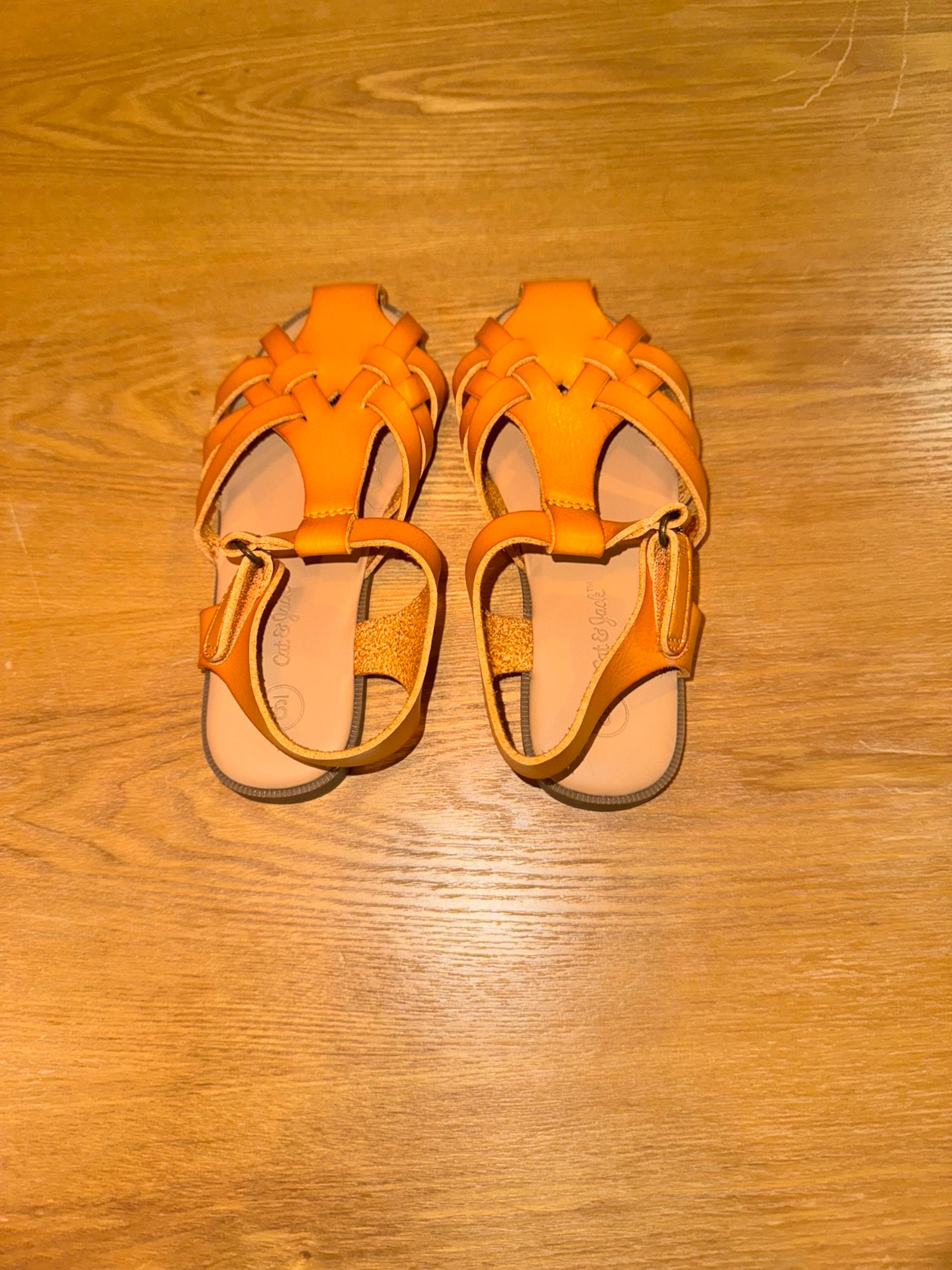 NWOT sandals kids size 9 - Cat & Jack