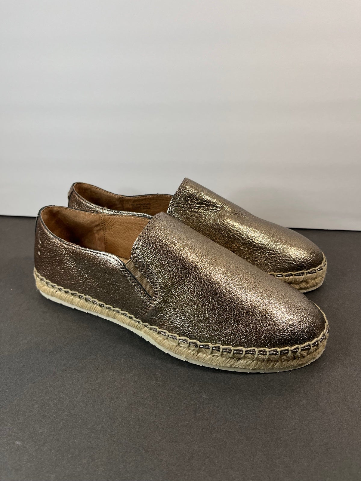 Frye isbel slip on gold metallic espadrille Wo’s sz 8