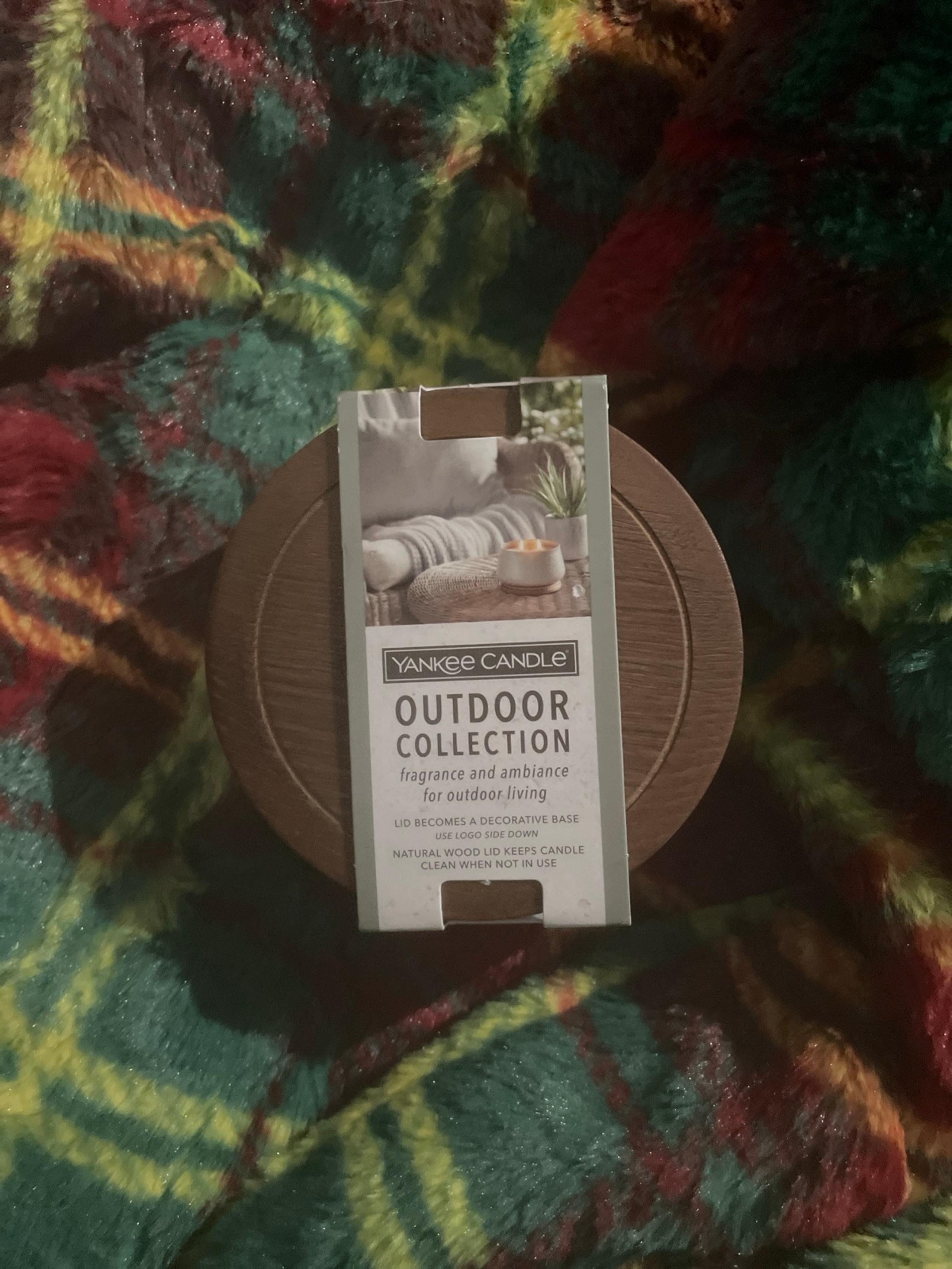 Yankee Candle Sparkling Lemongrass Outdoor Collection 10oz Jar Candle