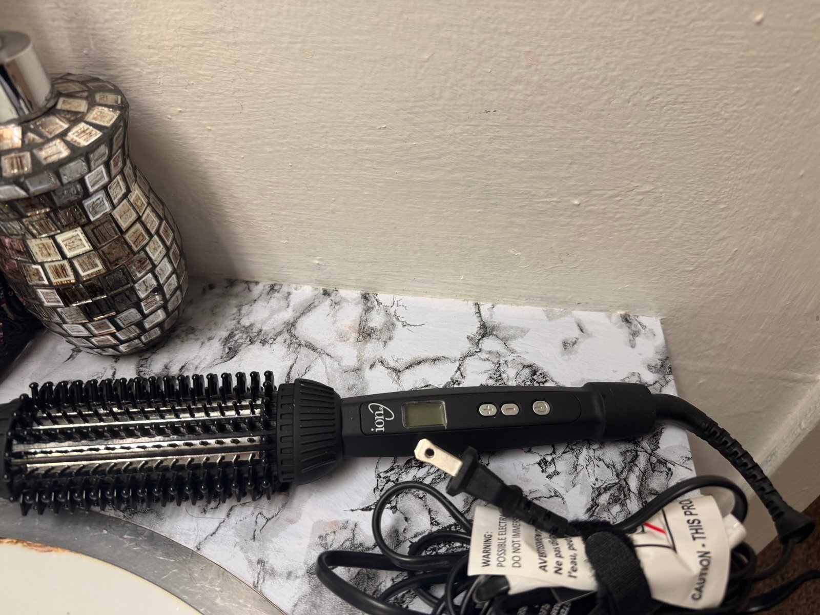 Brush Ion hair straightener