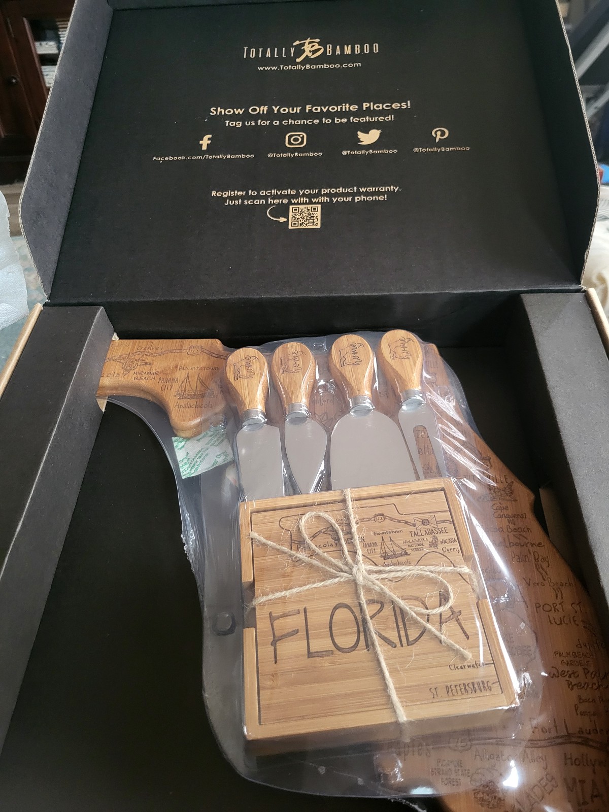 Distination Board, Puzzle Coaster & Cheese Tool Set