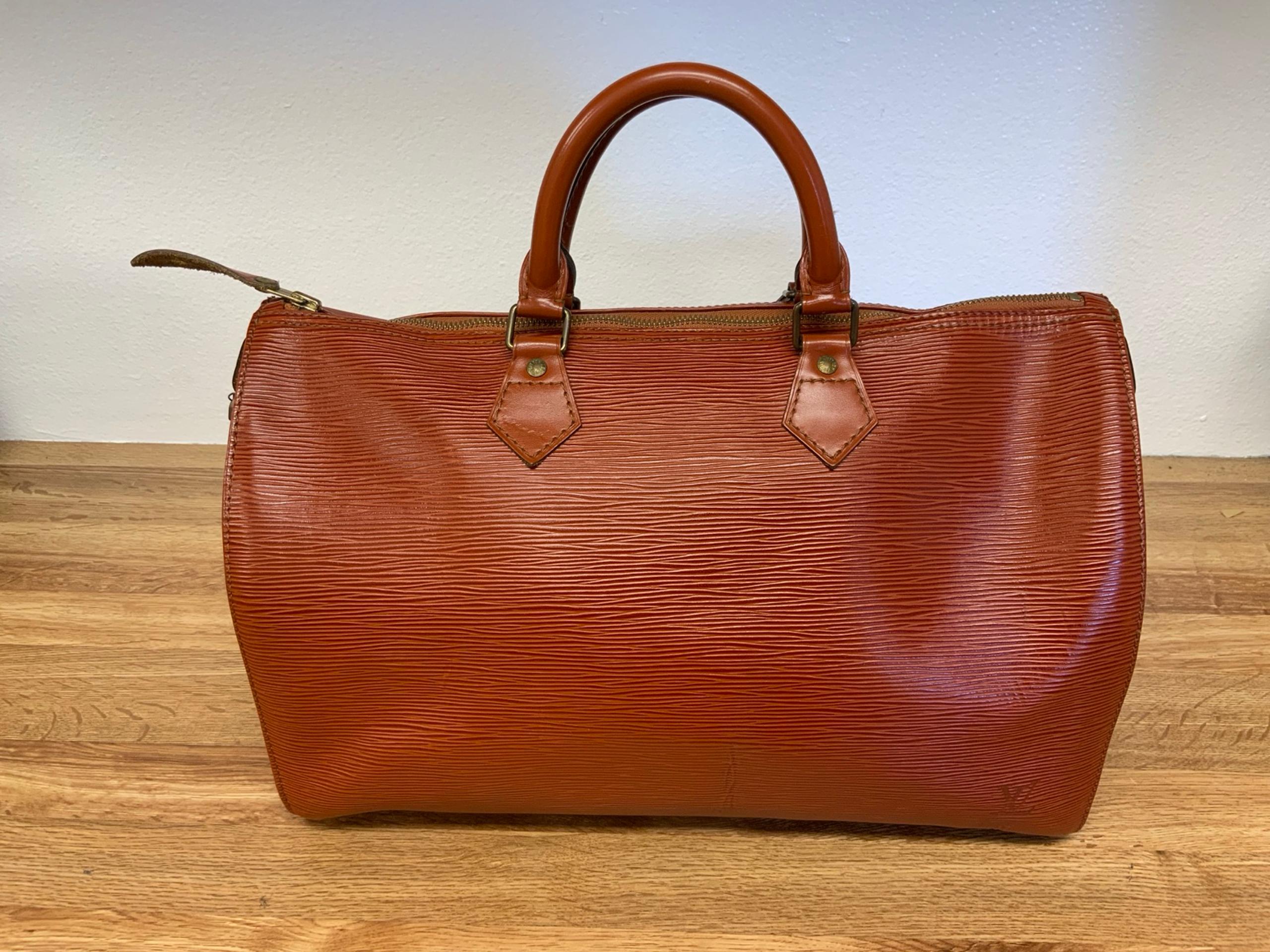 Louis Vuitton speedy 35 Epi leather