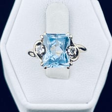 Antique Dason 4 carat unique cut aquamarine and diamond ring 10kt yellow gold
