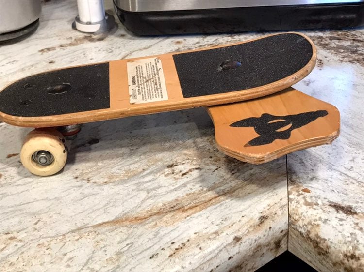 2002 Sport Fun Mini Skateboard with Flip