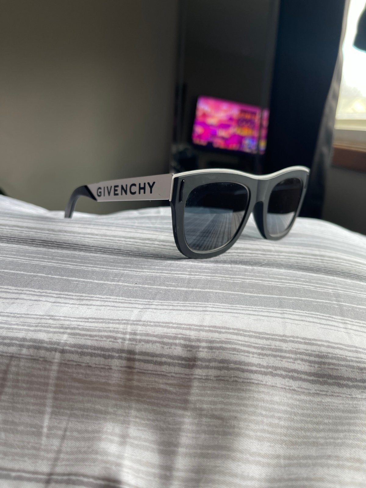 Authentic Givenchy black/white oversized sunglasses