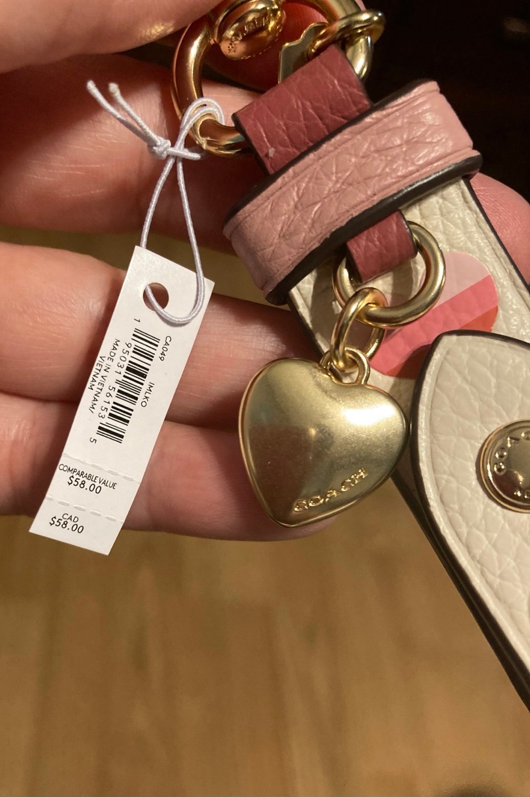 キーホルダー・キーリング Coach Stripe Heart Trigger Snap Bag Charm CA049 Coach Trigger Snap Bag Charm With Striped Heart Print CA049