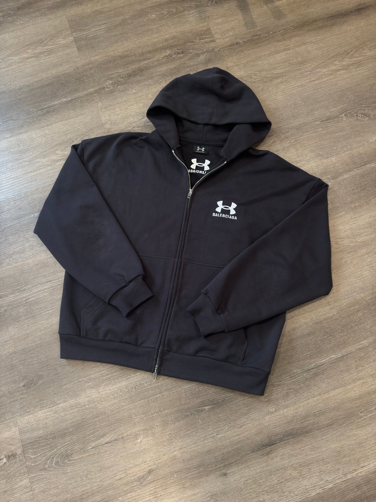 [BALENCIAGA] UNDER ARMOR フィットジップパーカー ブラック Under armour® zip-up hoodie regular fit