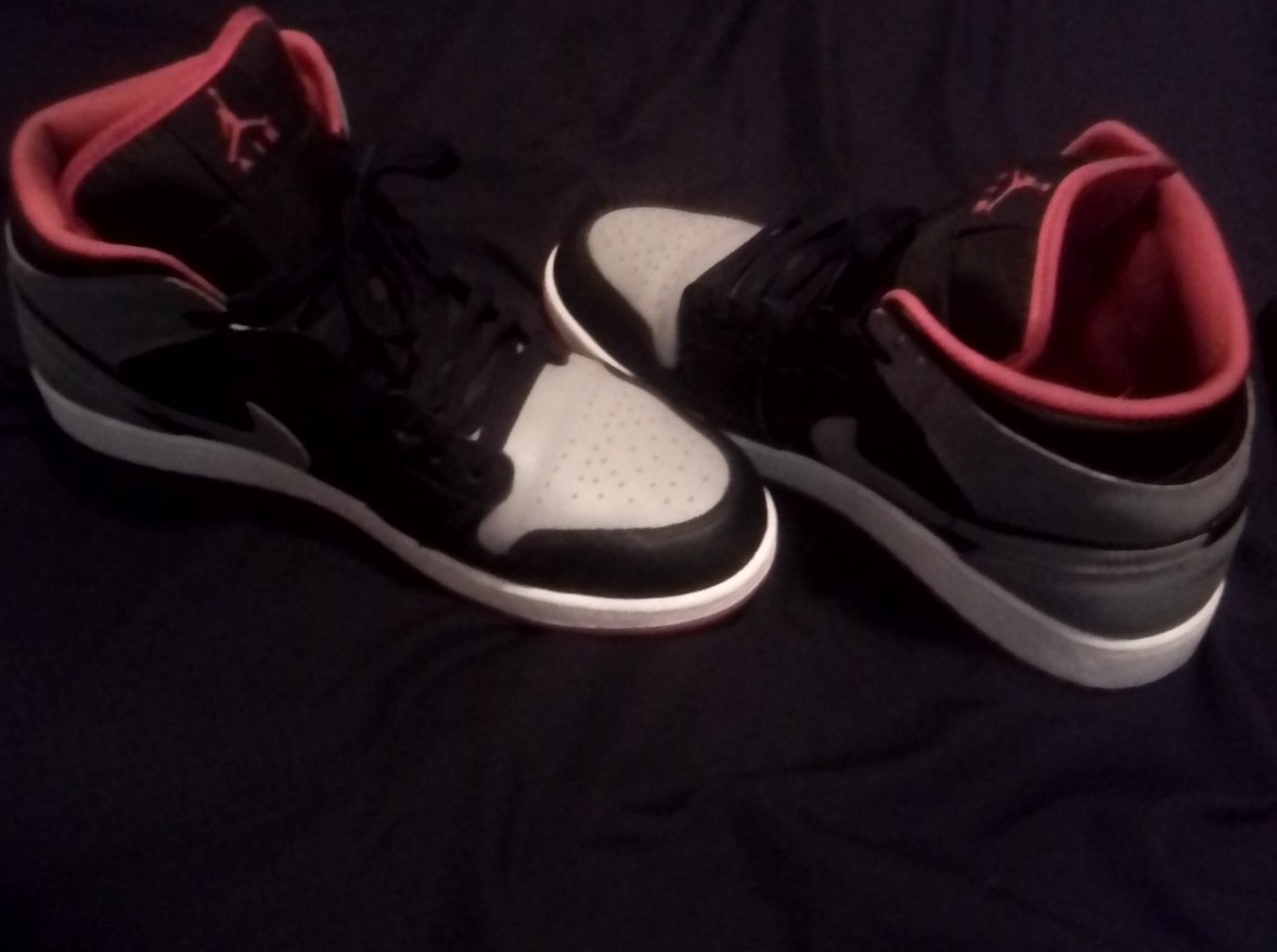 Nike Air Jordan 1 Mid Shoes