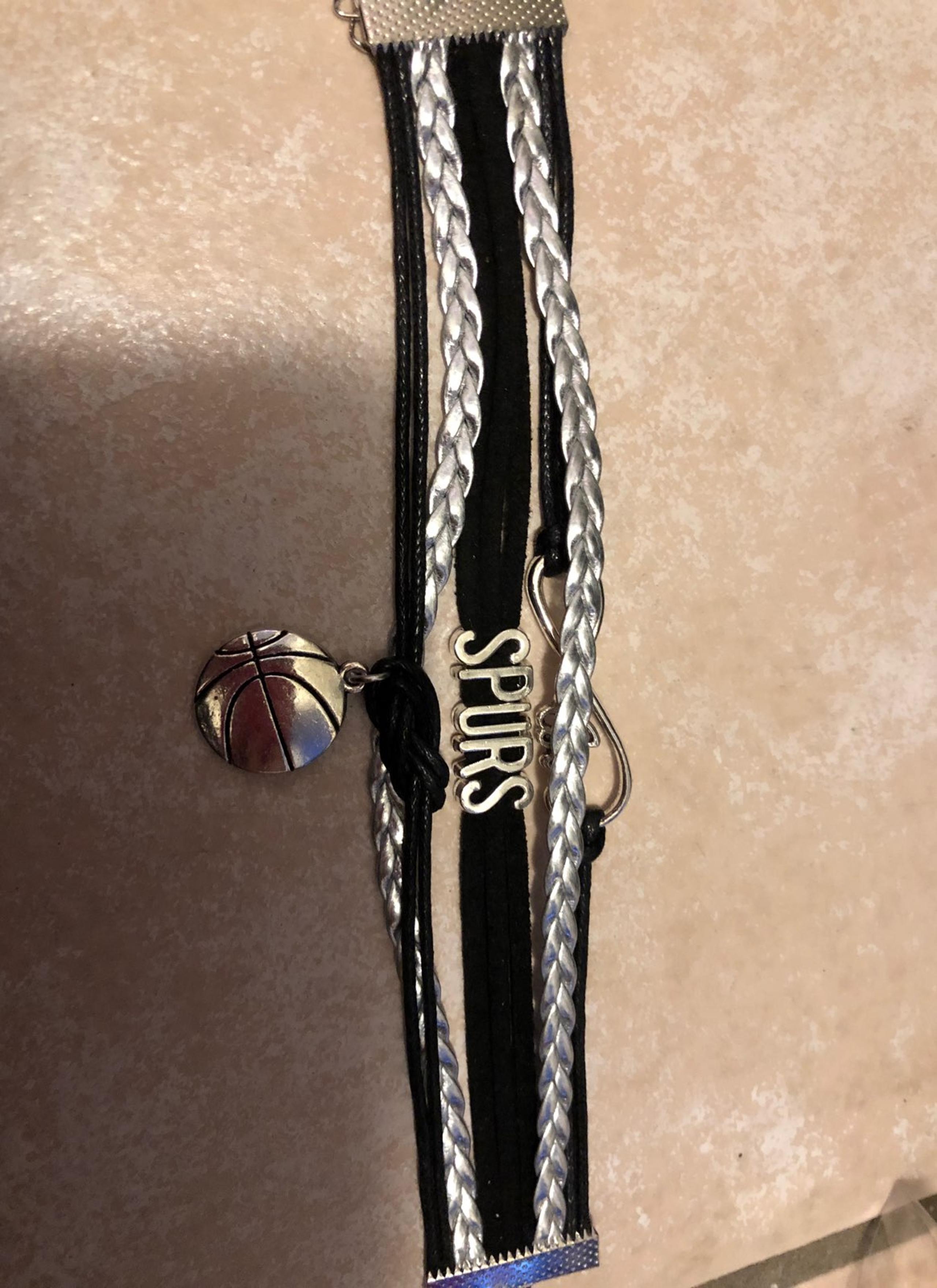 Spurs Infinity Bracelet