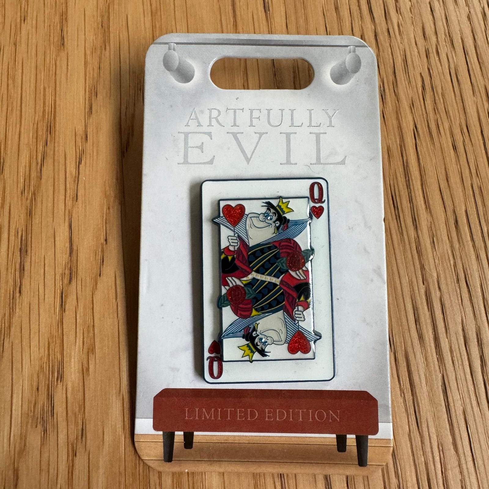 Disney Artfully Evil Alice in Wonderland Queen of Hearts Card LE 3000 Pin