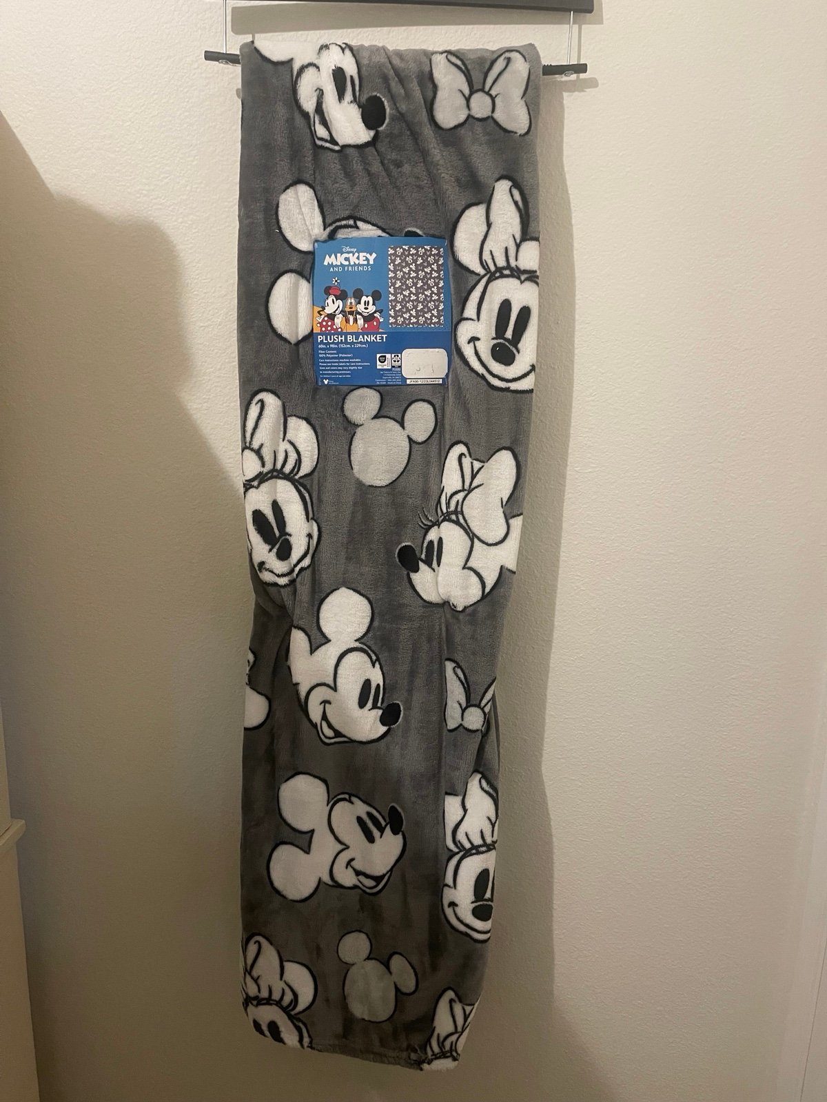 Disney Mickey and Friends Mickey Mouse & Minnie Mouse fleece blanke