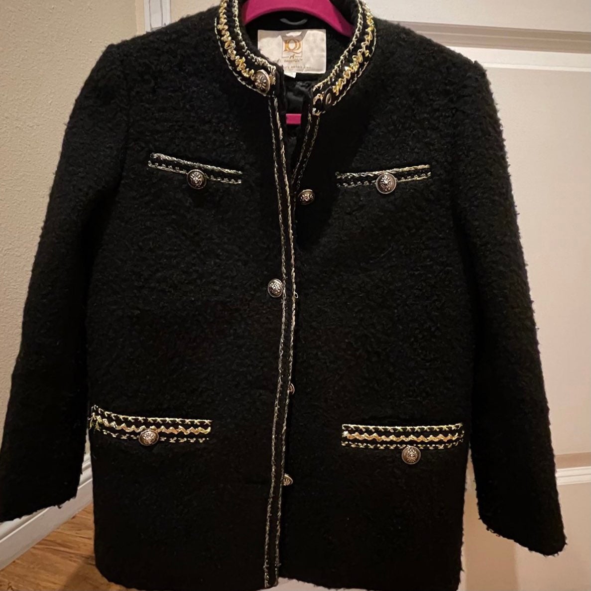 Fashionable pea coat with desgined buttons