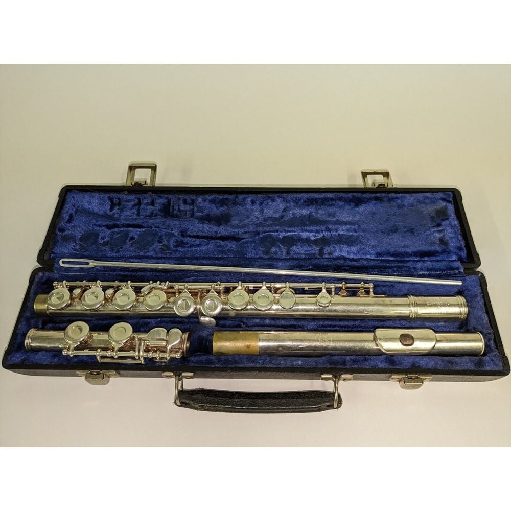 1972 Gemeinhardt M2 Flute VINTAGE With Carrying Case - Good Working Condition