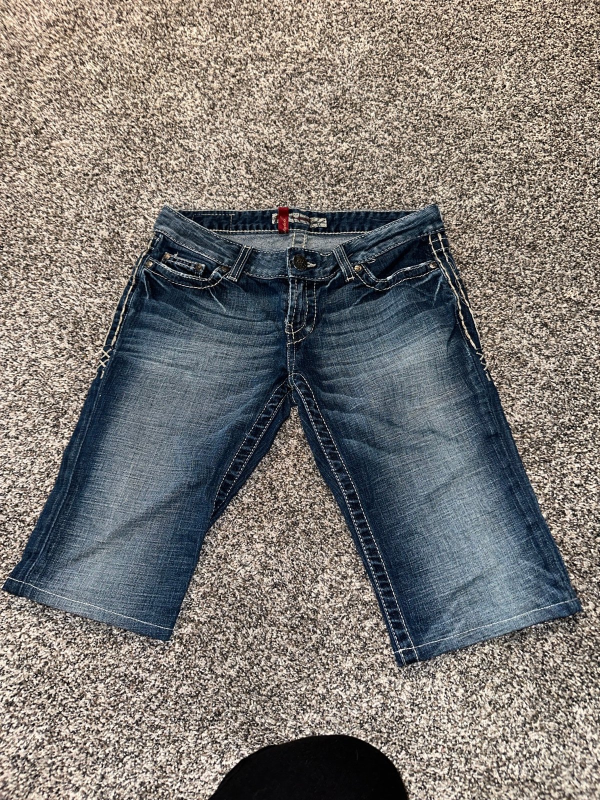 The Buckle BKE Bermuda shorts size 27