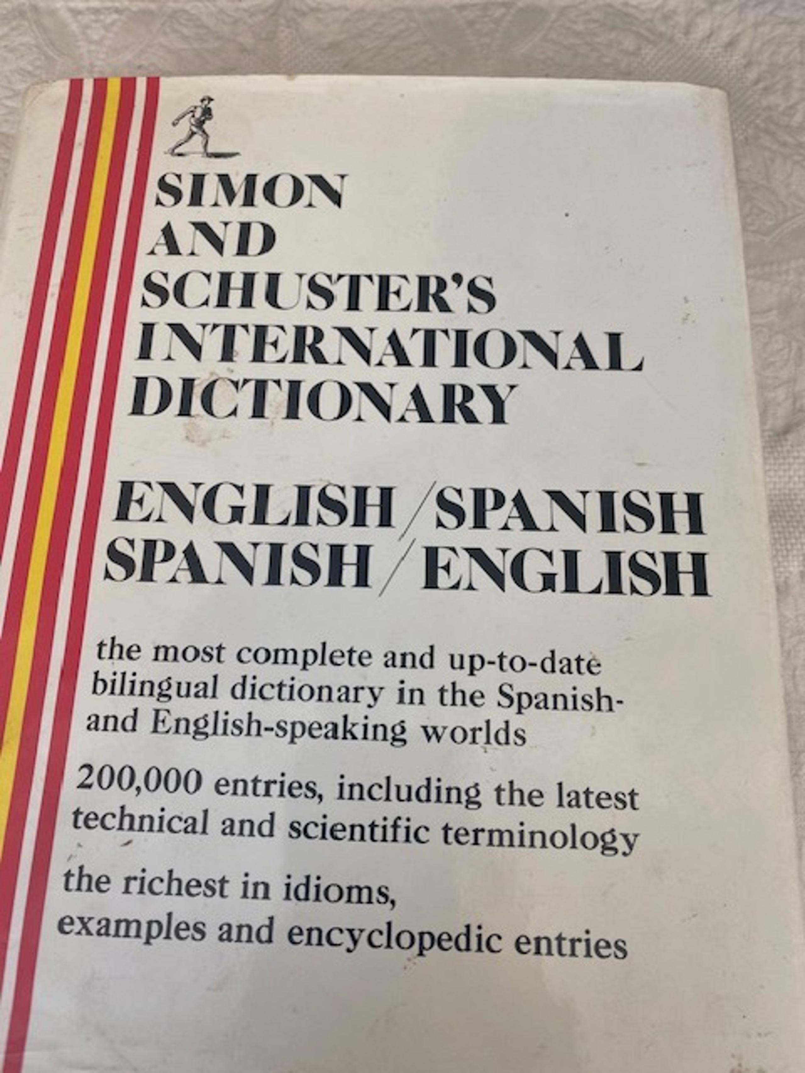 simon and schusters international dictionary english spanish