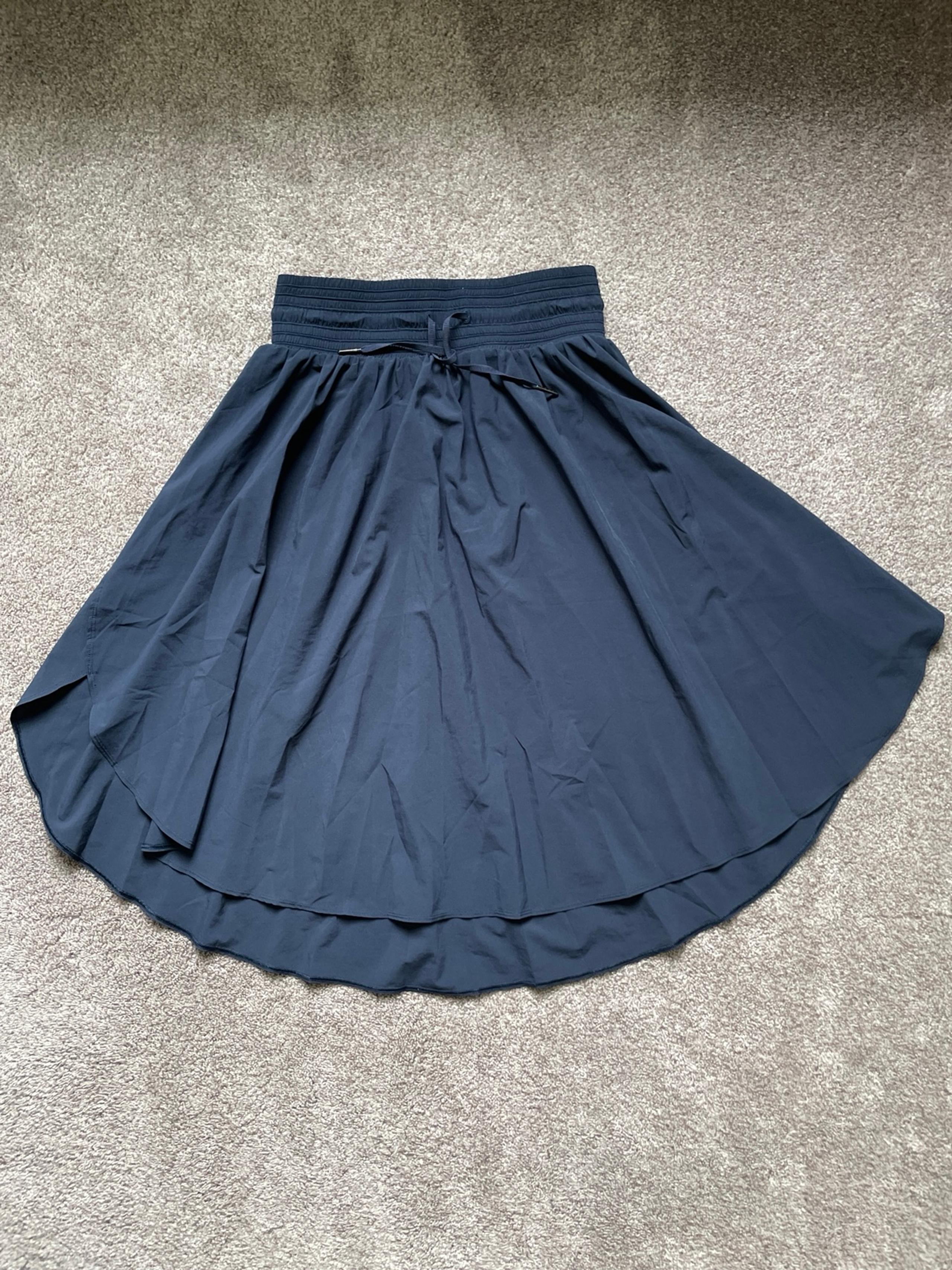 Lululemon 6 The Everyday skirt navy gym casual lulu flowy