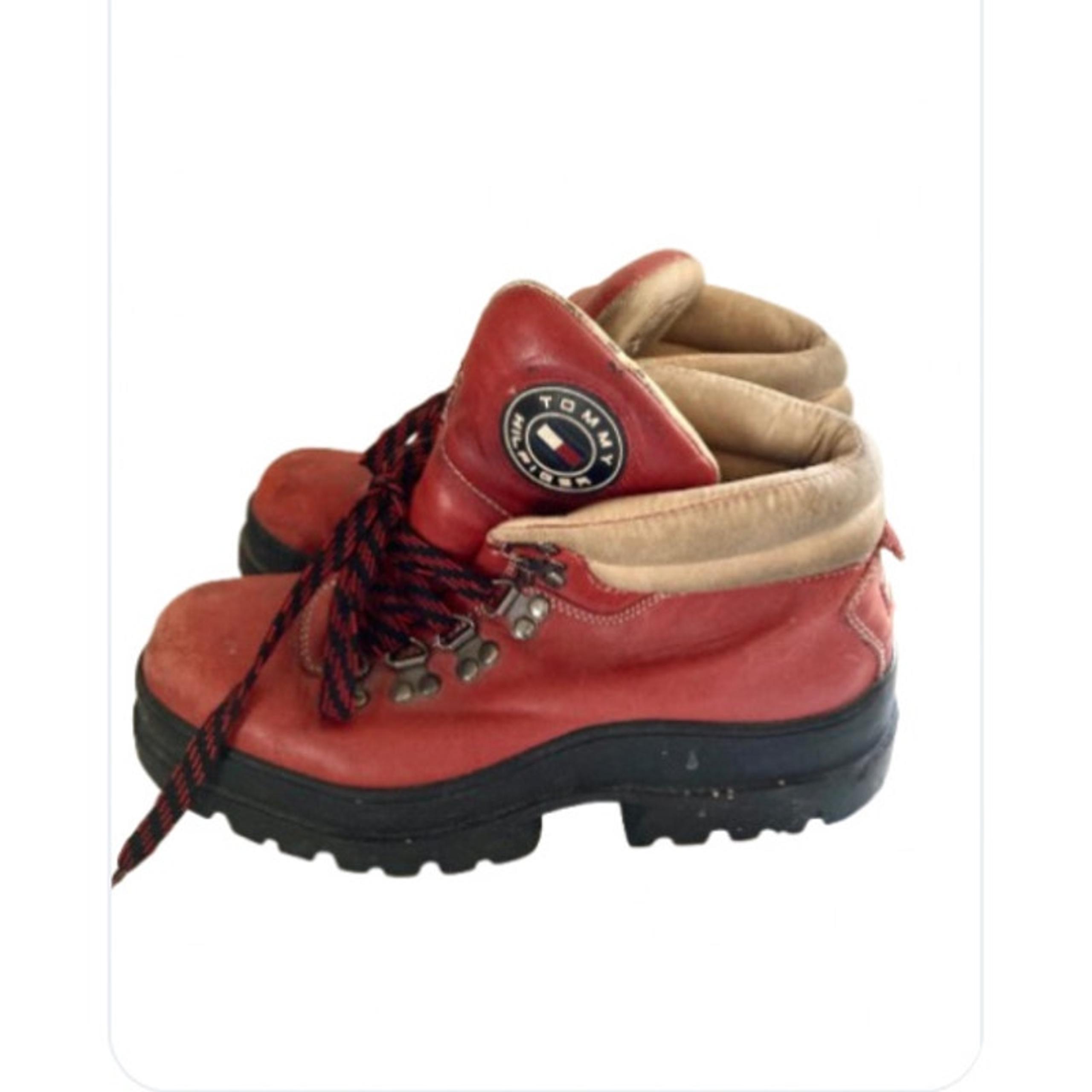 VTG Tommy Hilfiger Mens Boots Size 9.5M Red Leather Heavy Hiking Mountaineering