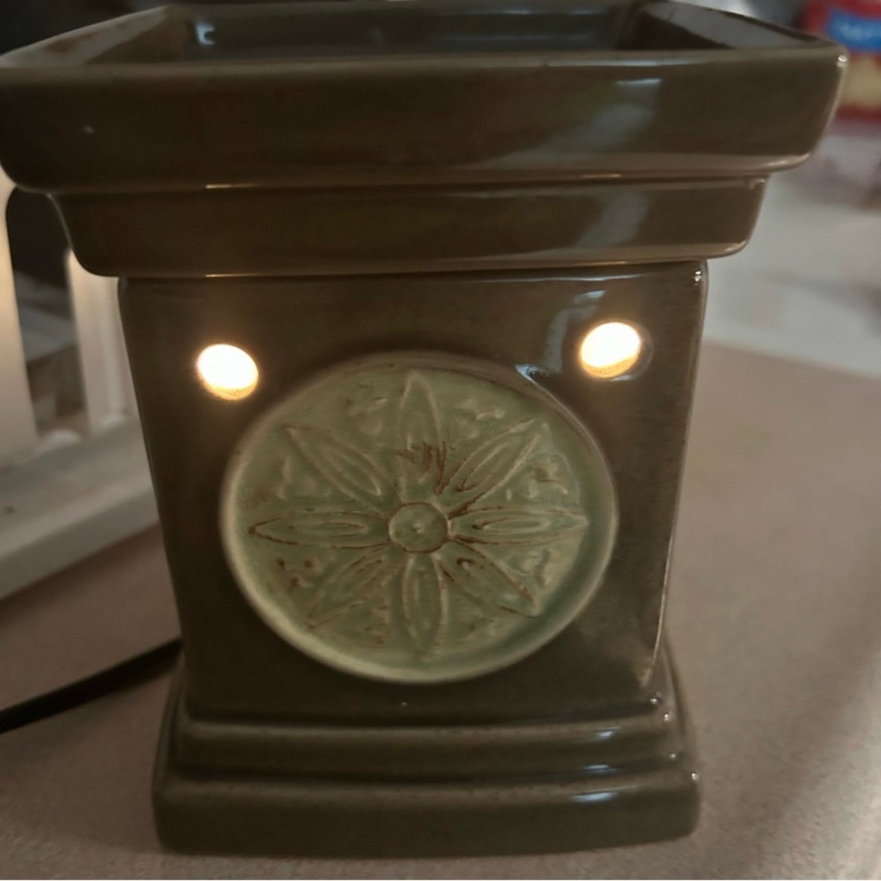 Scentsy Green Lotus Flower Wax Warmer Full Size Deluxe Warmer Retired P014 Works