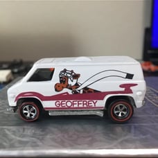 Hot Wheels CUSTOM 1974 toys r us - super van geoffrey
