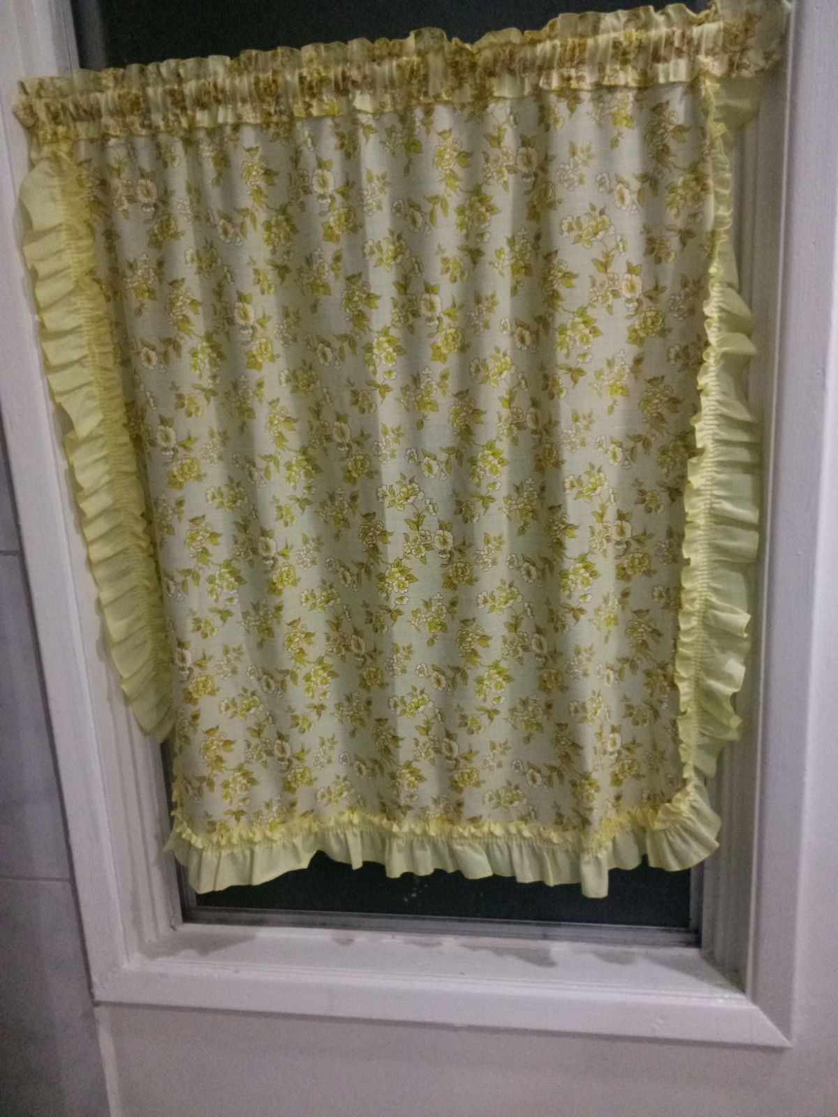 Vintage Sunny Yellow Flower Bathroom Curtains