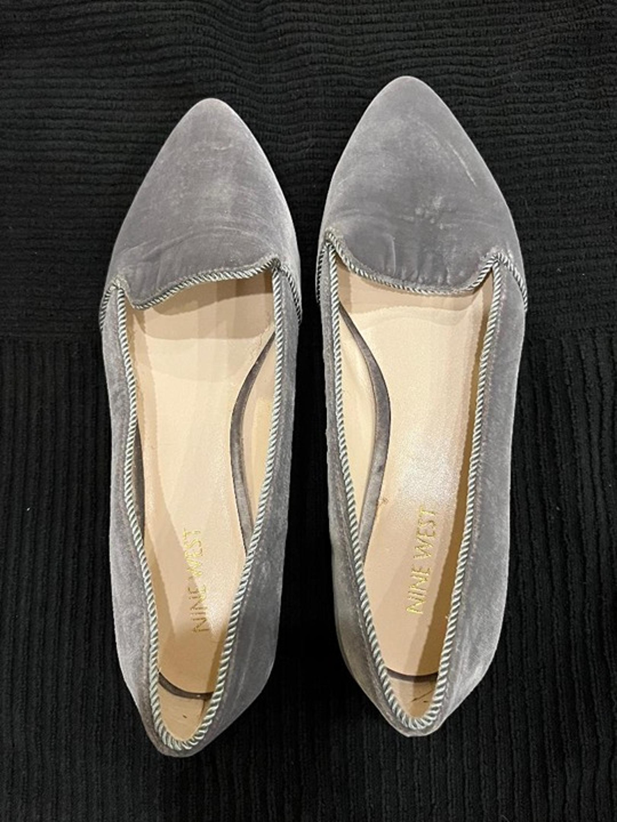 Nine West Grey Velvet Flats - 8M