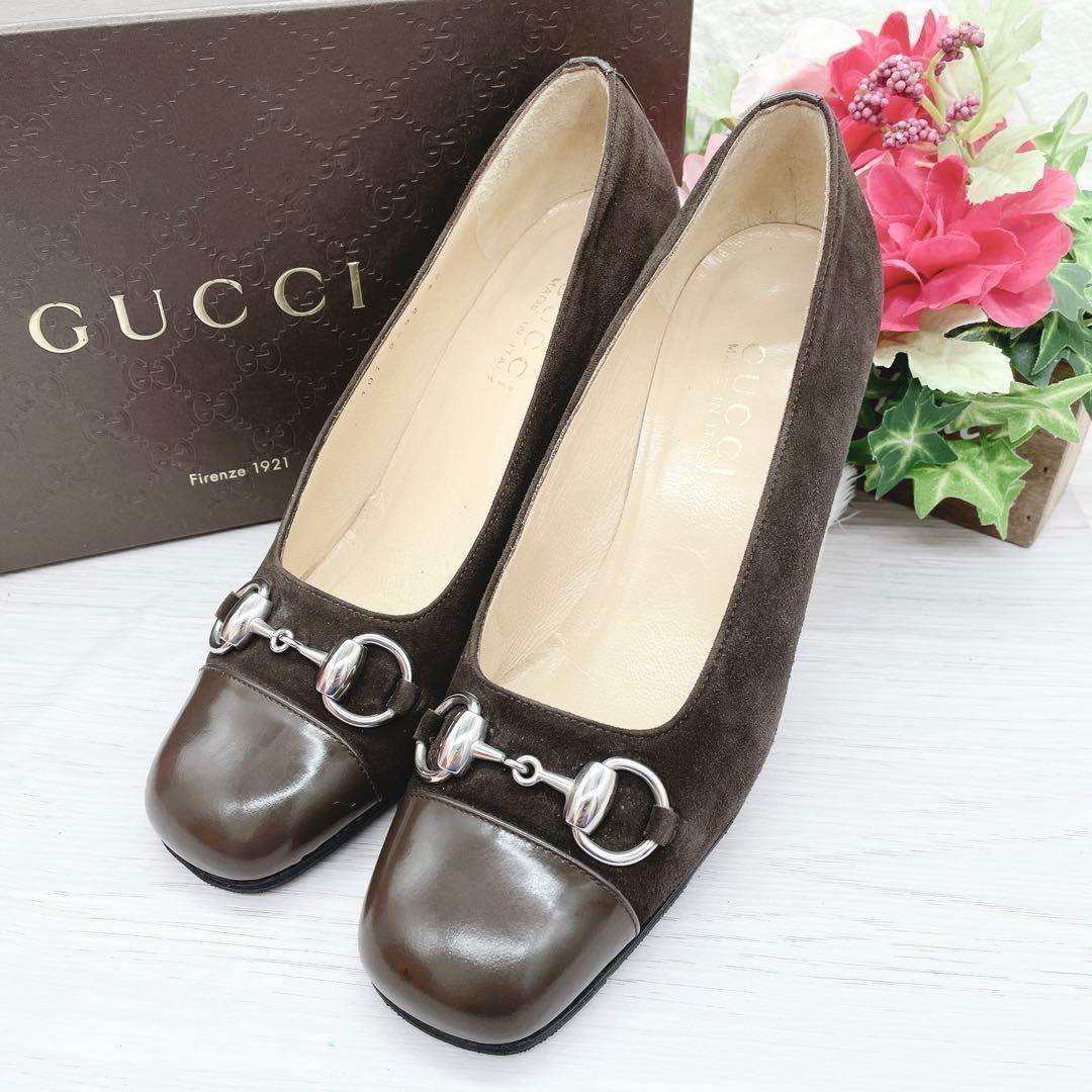 Excellent condition Authentic Vintage Gucci suede horsebit pumps size 23.0cm.