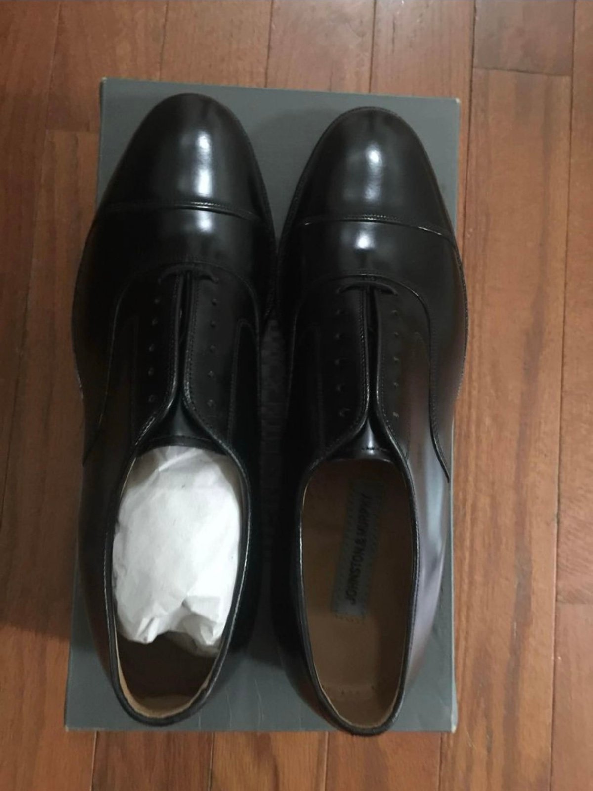 BRAND NEW/NEVER WORN Johnston & Murphy size 10.5 dress shoes